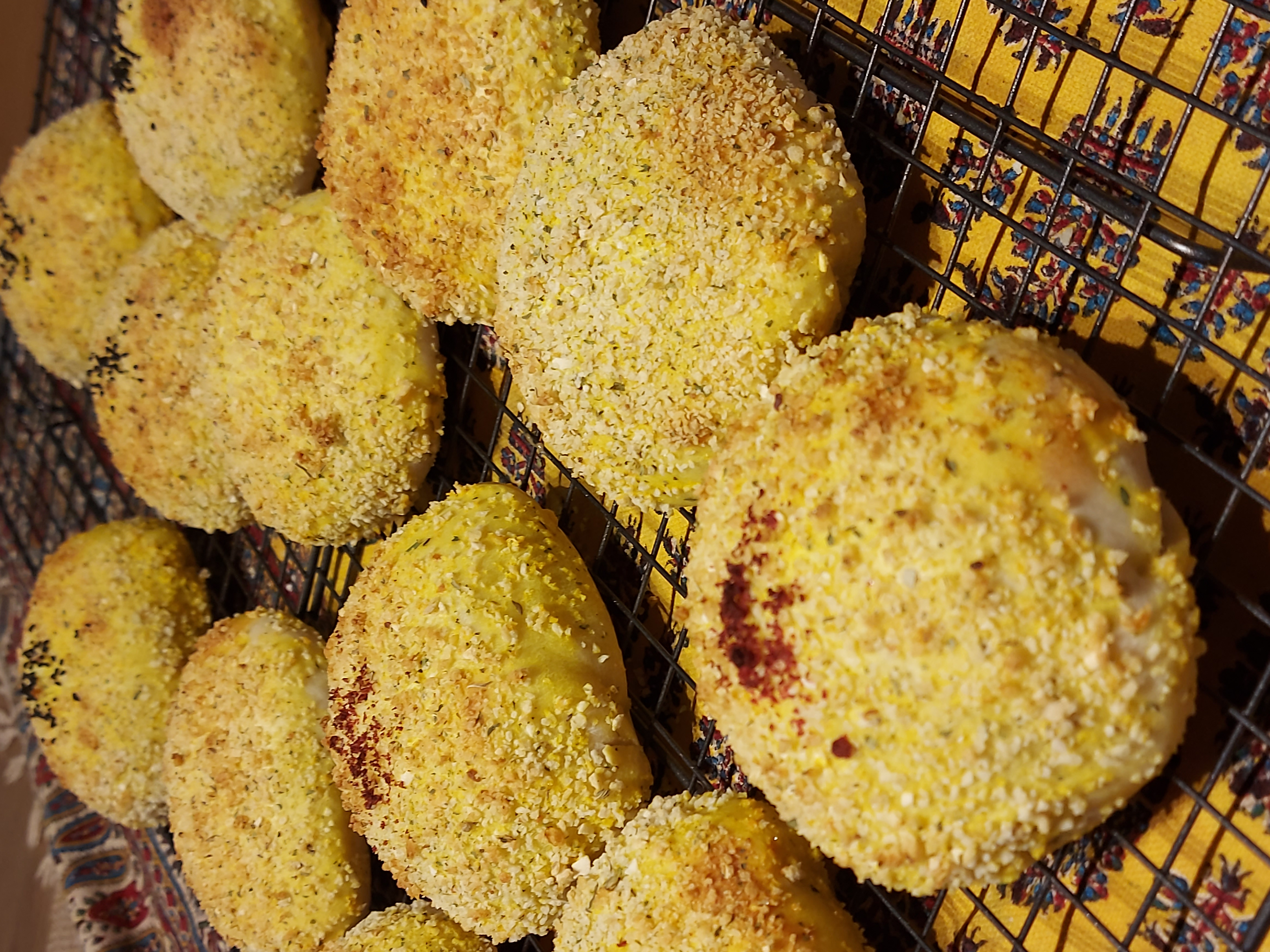 همبرگر شکم پر بافلینگ گوشتHomemade Stuffed Hamburger with Mushroom Sauce