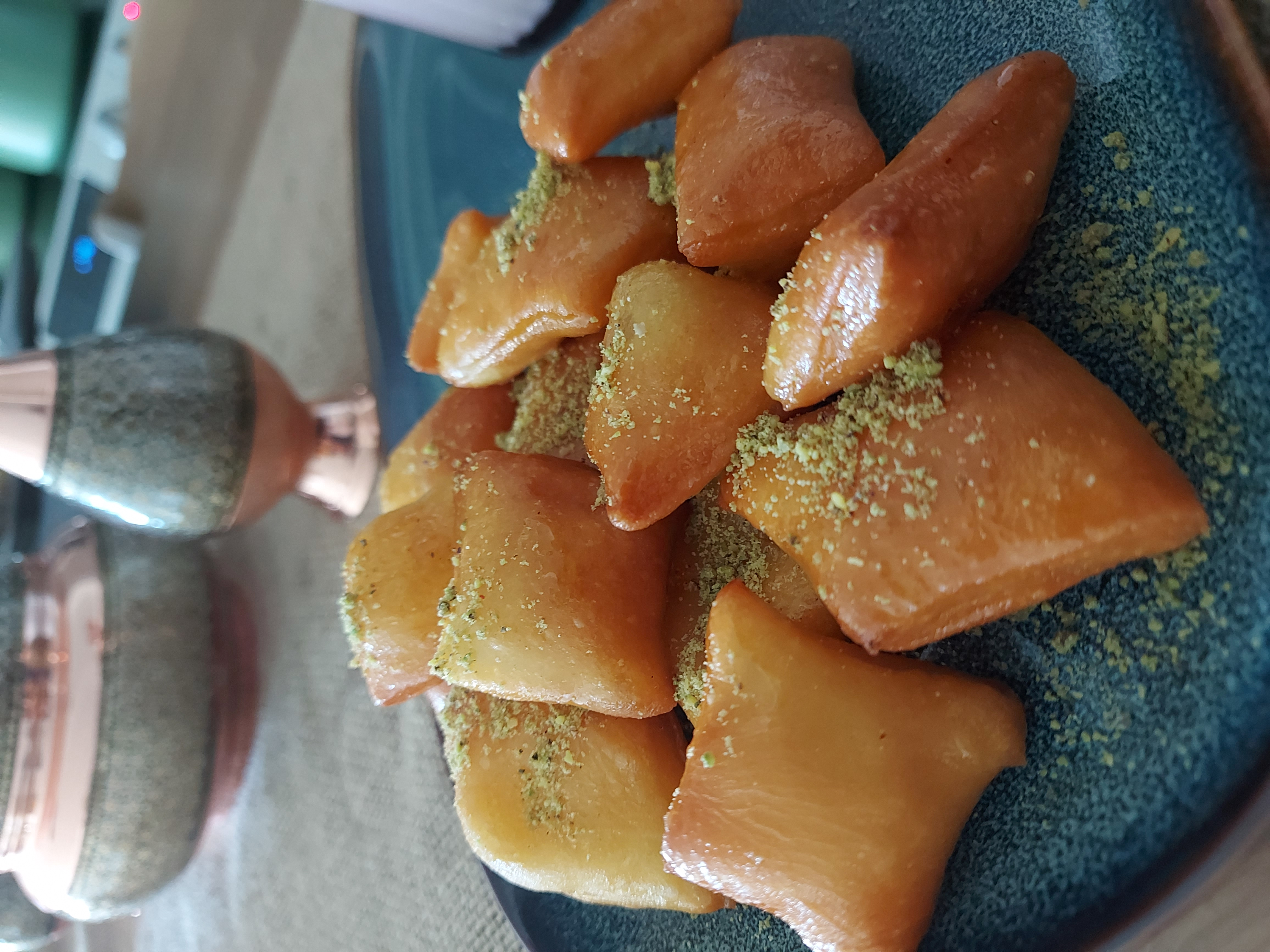 گوشفیل اصفهان ۱کیلوGosh-e Fil Traditional Persian Fried Pastry