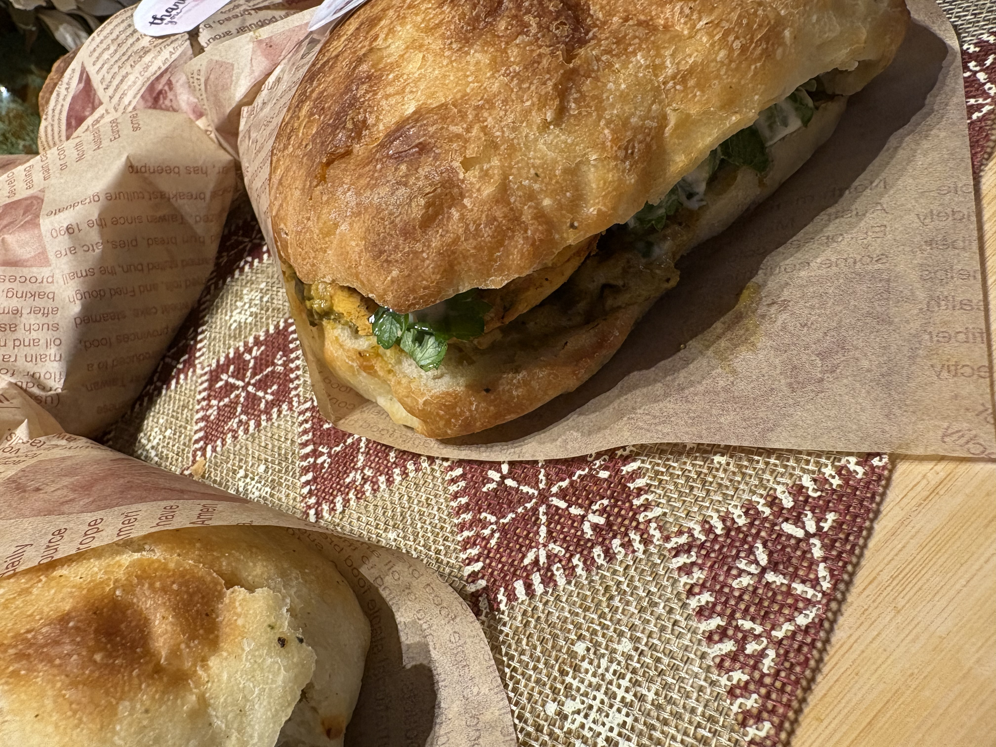 ساندویچ مرغ وقارچ با نان چاپاتا Chicken  Mushroom Sandwich on Ciabatta