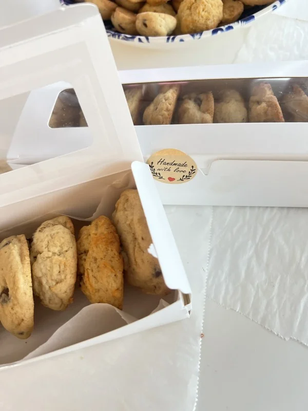 Classic Chocolate Chip Cookie box of 6