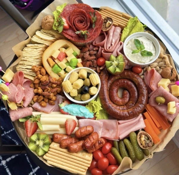 Premium Grazing Board