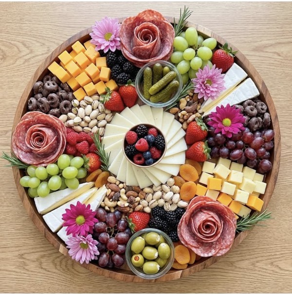 charcuterie board 6 suitable for 8-10